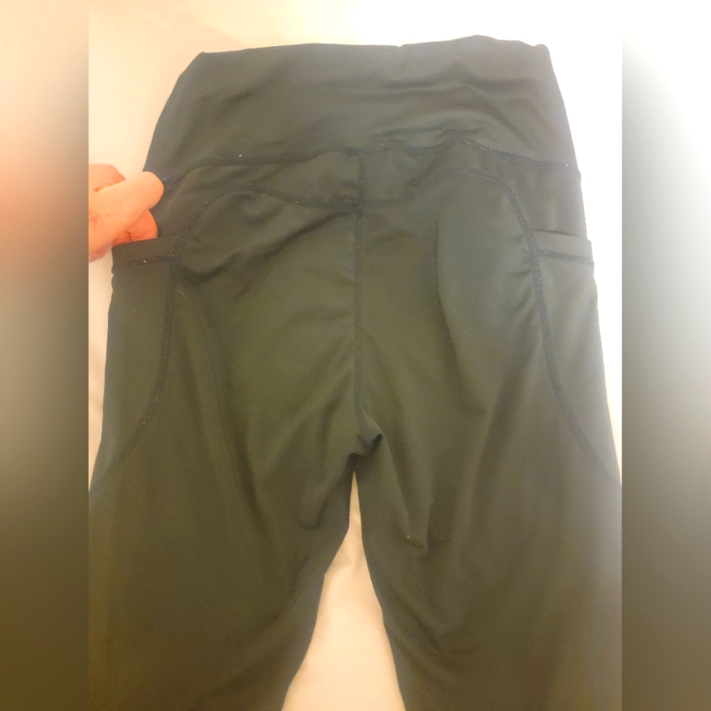 Black legging with pockets